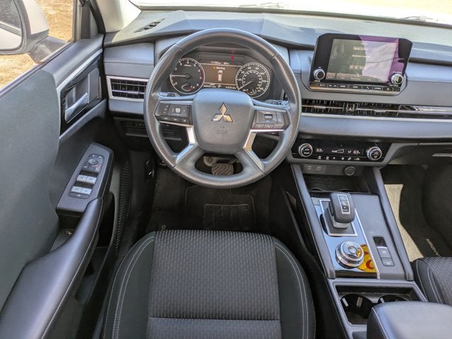 2022 Mitsubishi Outlander ES