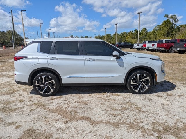 2022 Mitsubishi Outlander ES