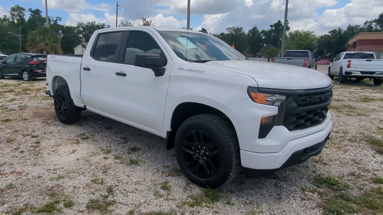 2025 Chevrolet Silverado 1500 Custom