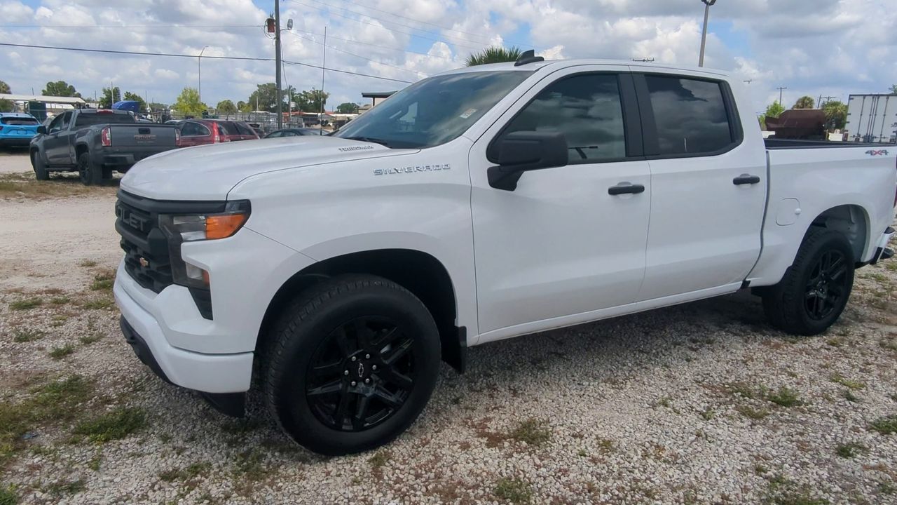 2025 Chevrolet Silverado 1500 Custom
