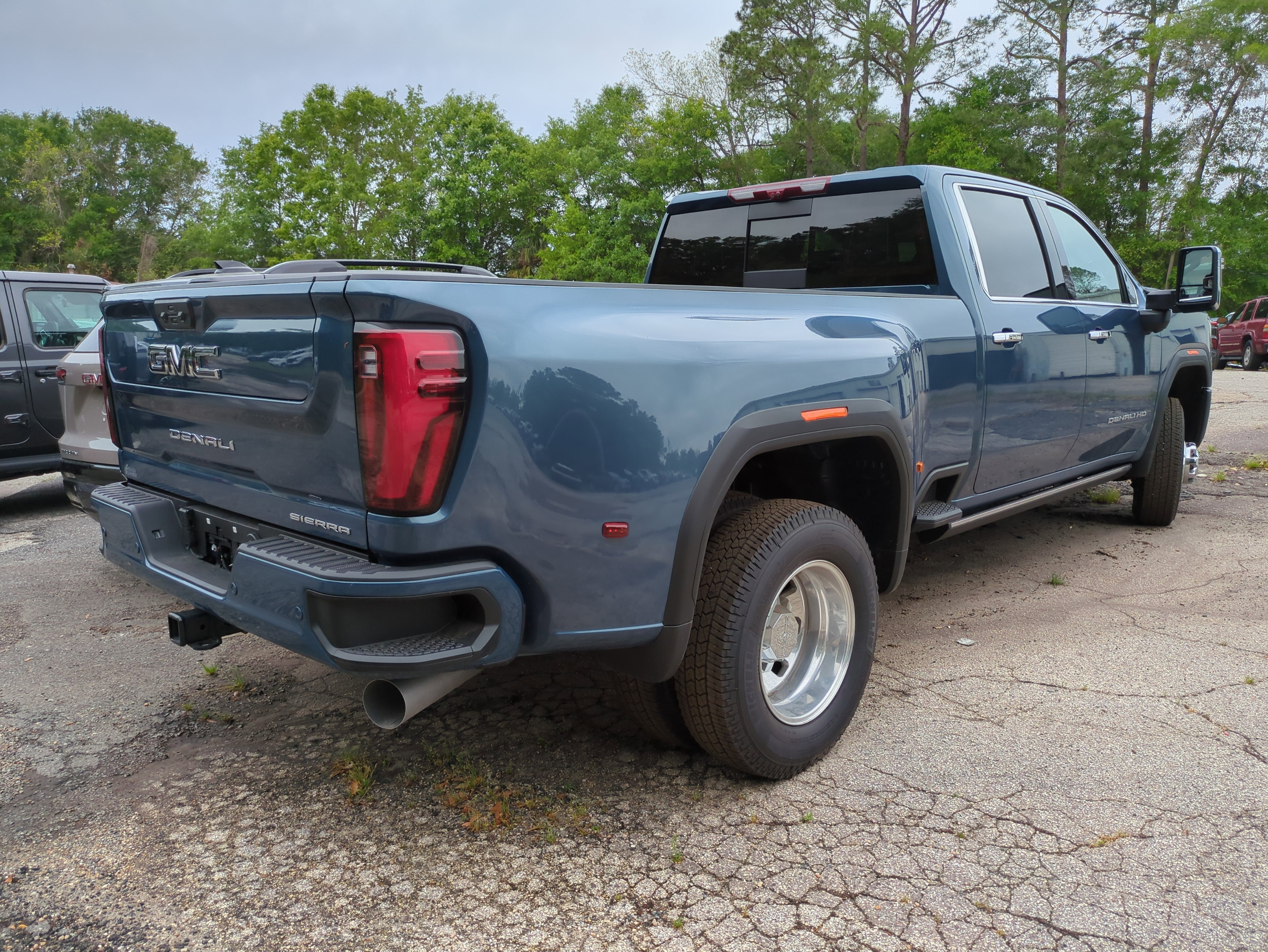 2026 GMC Sierra 3500 HD Denali Ultimate DRW