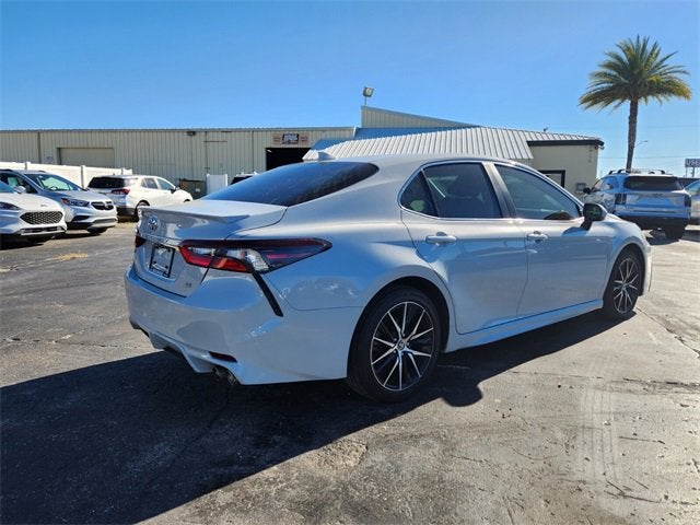 2024 Toyota Camry SE