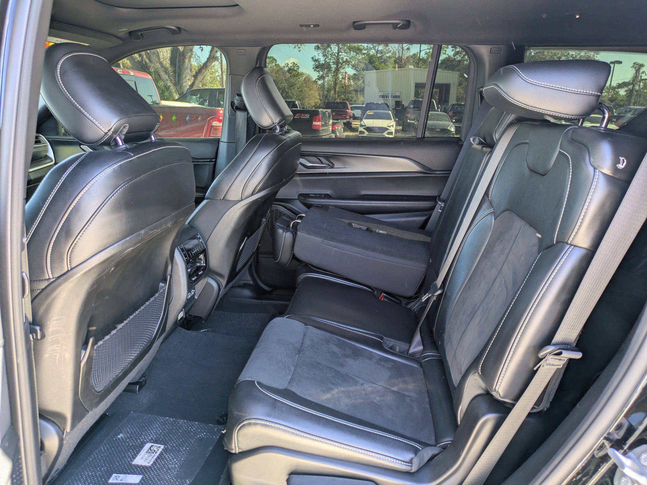 2024 Jeep Grand Cherokee L Altitude X 4x2