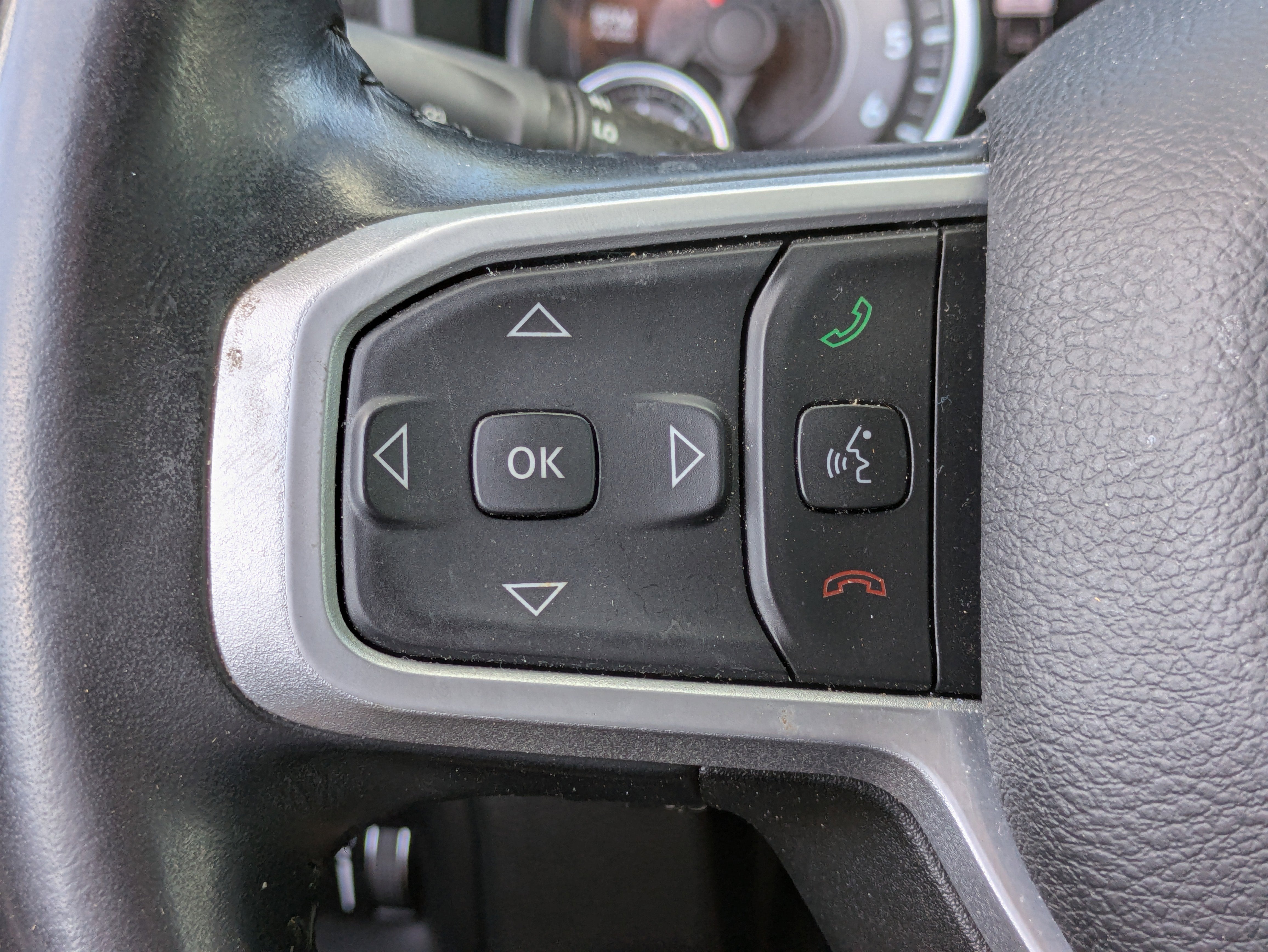 2022 RAM 1500 Big Horn Crew Cab 4x4 5'7" Box