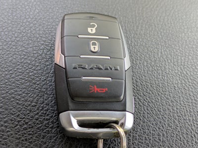 2022 RAM 1500 Big Horn Crew Cab 4x4 5'7" Box