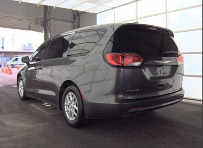 2020 Chrysler Voyager LX