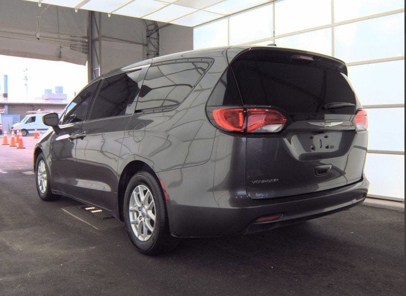 2020 Chrysler Voyager LX