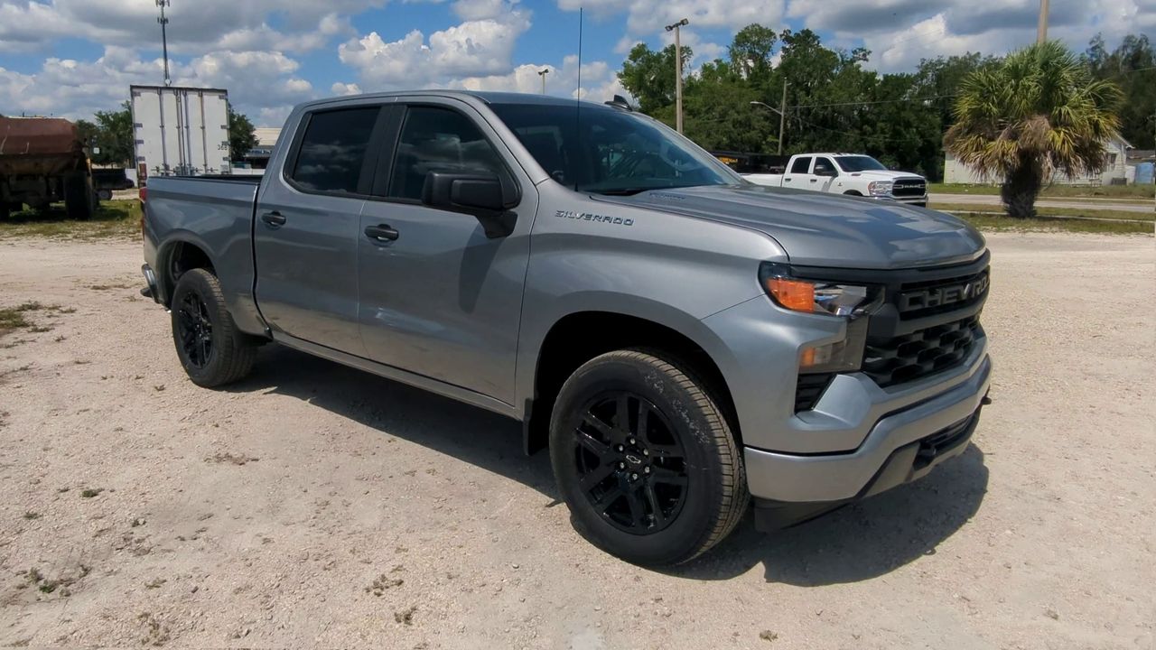 2025 Chevrolet Silverado 1500 Custom