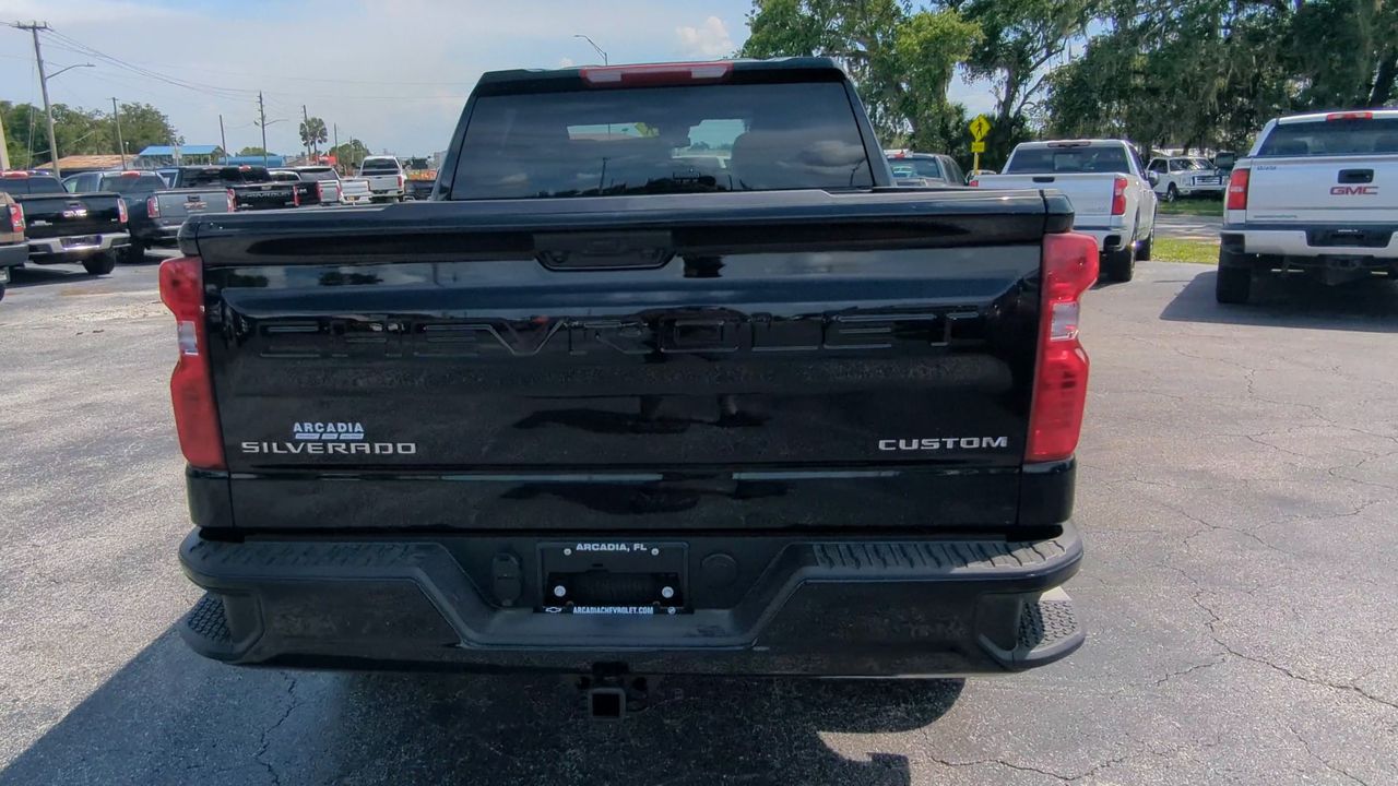 2025 Chevrolet Silverado 1500 Custom