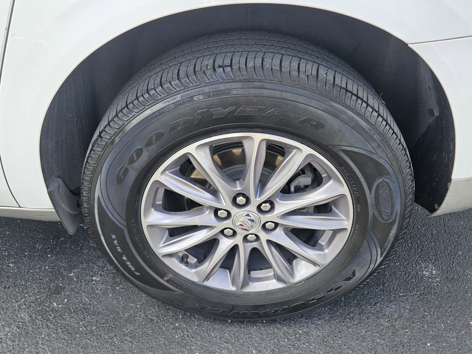 2023 Buick Enclave Essence