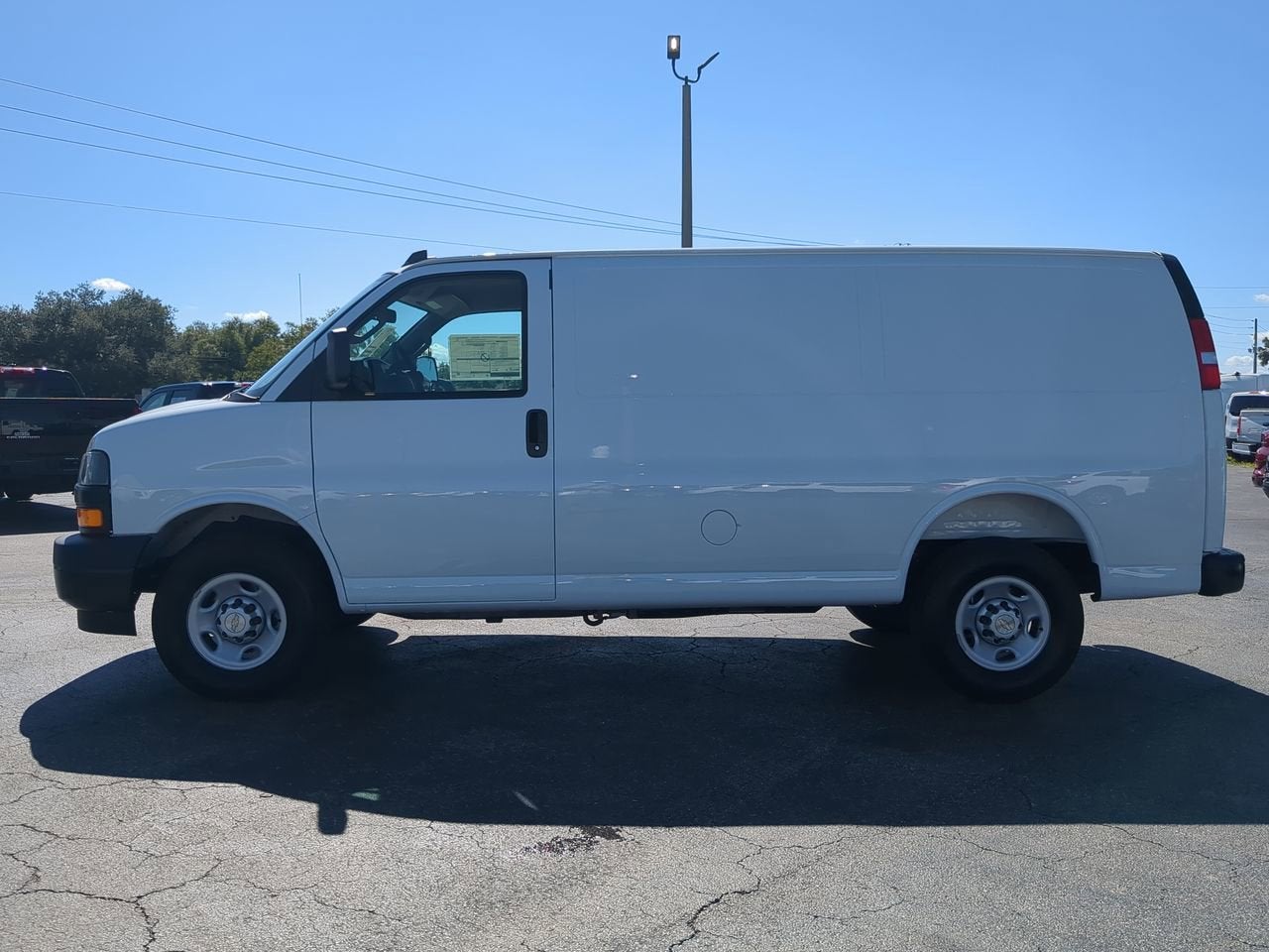 2025 Chevrolet Express Cargo 2500 WT