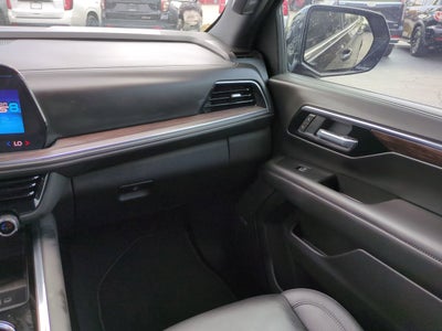 2025 Chevrolet Suburban LT