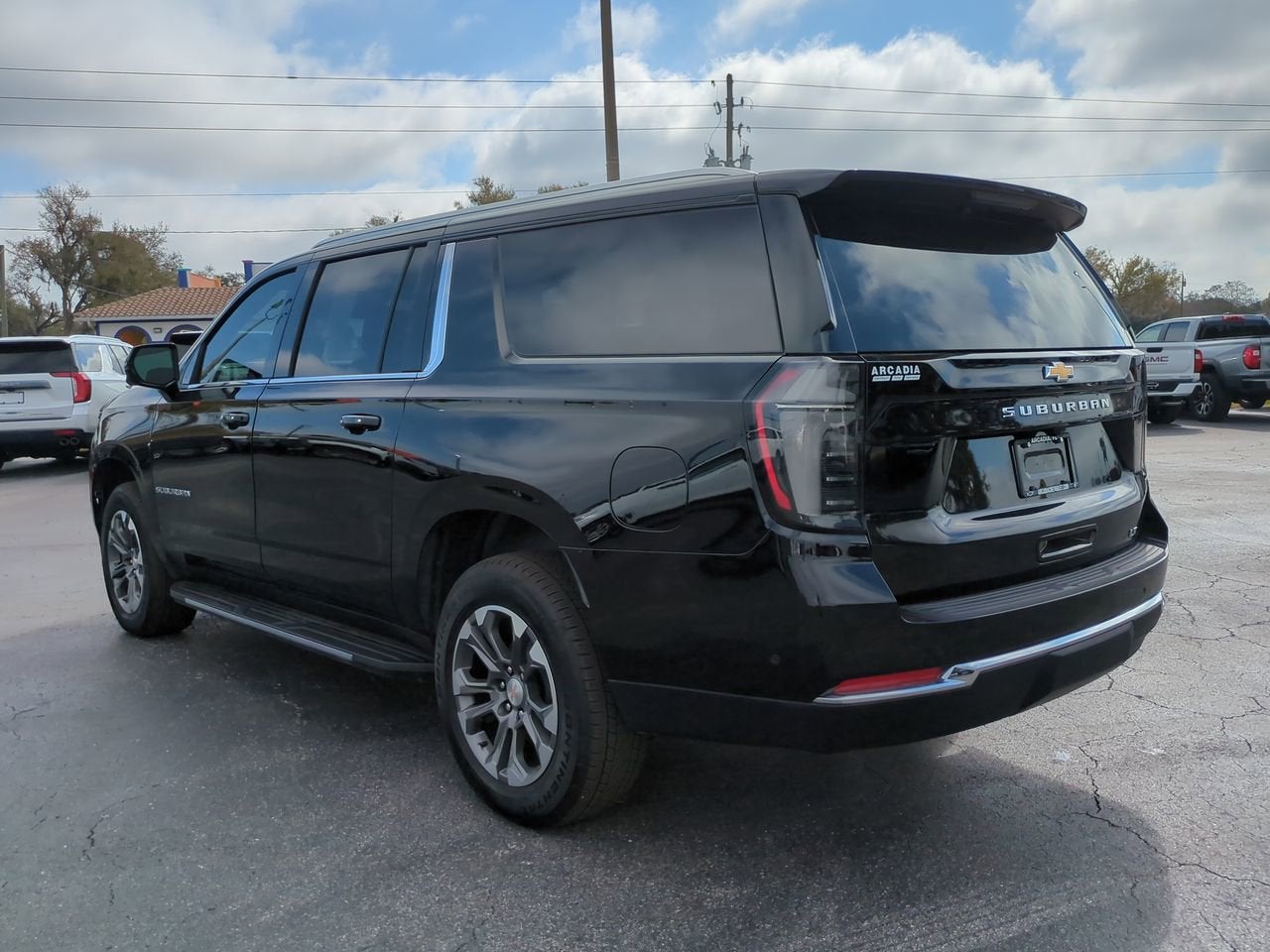 2025 Chevrolet Suburban LT