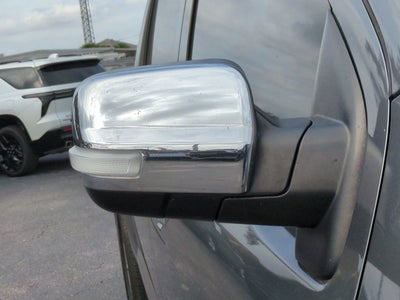 2017 Nissan TITAN SL