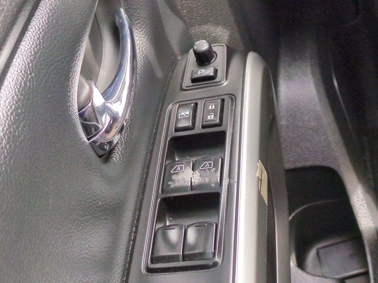 2017 Nissan TITAN SL