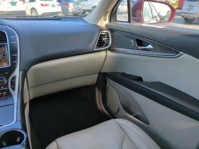 2019 Lincoln Nautilus Select