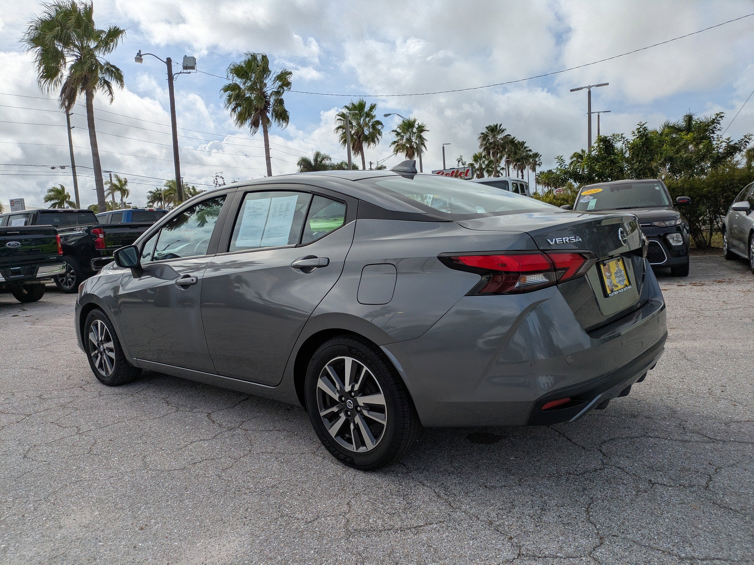 2021 Nissan Versa SV Xtronic CVT