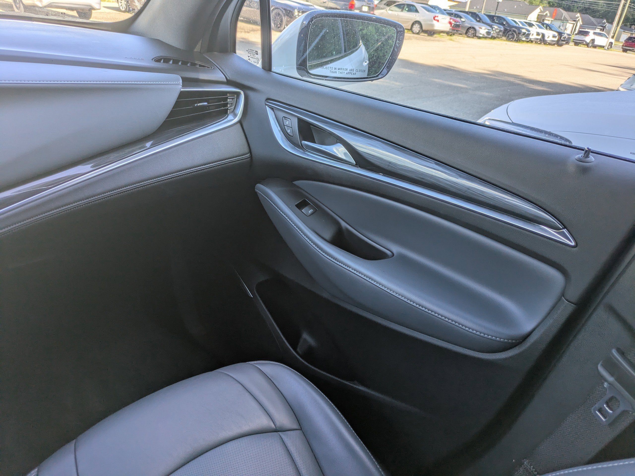 2022 Buick Enclave Essence