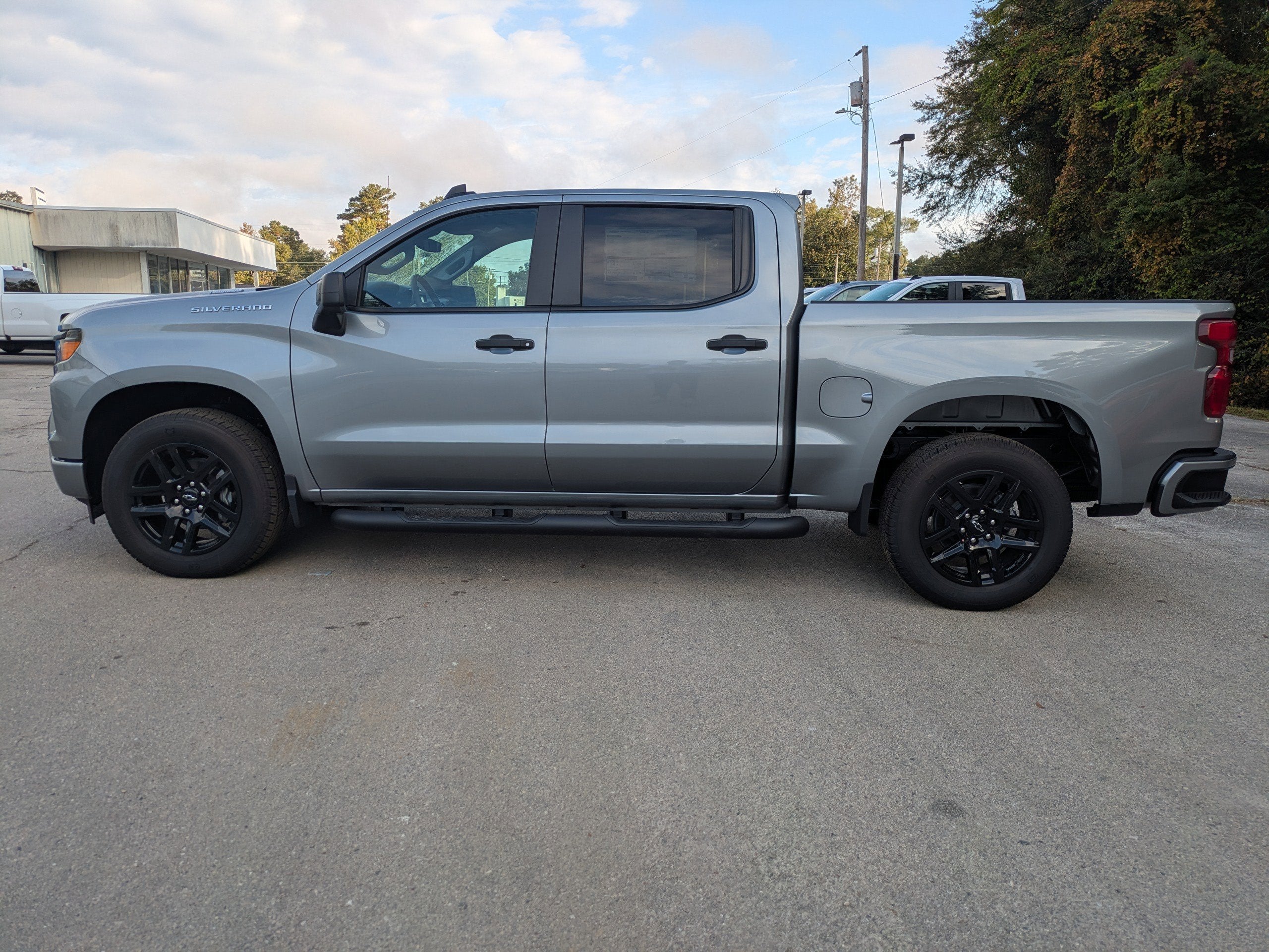 2025 Chevrolet Silverado 1500 Custom