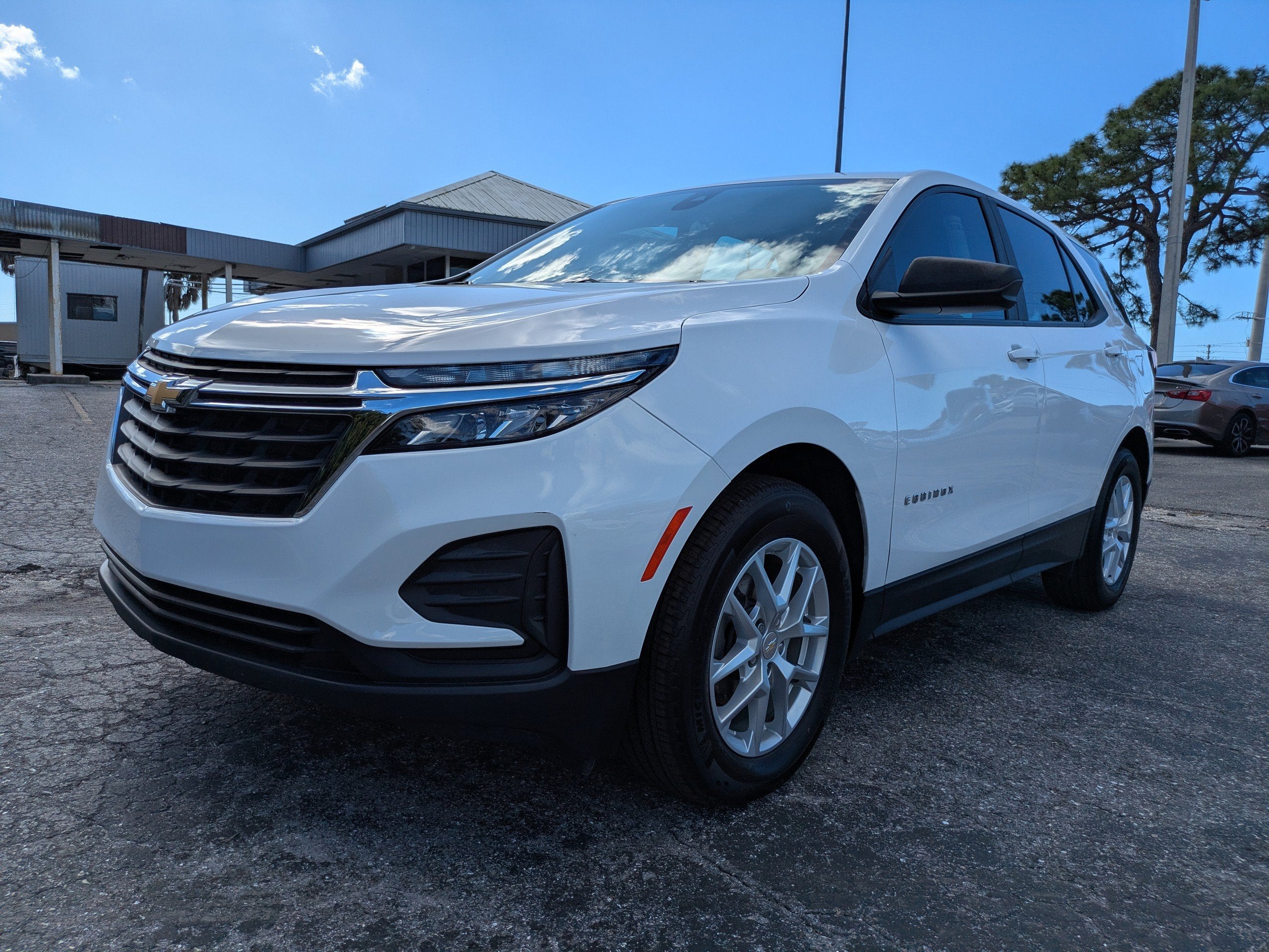 2023 Chevrolet Equinox LS