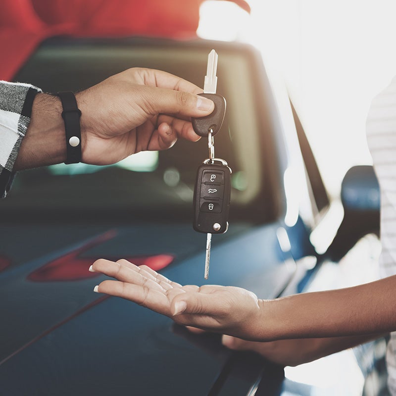 Plattner's Quincy Chevrolet GMC in QUINCY FL customer receiving new keys